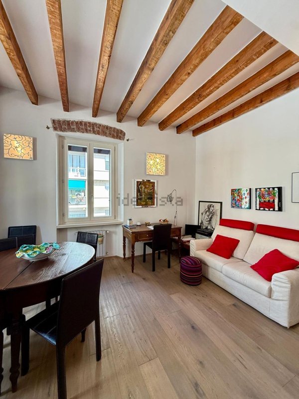 appartamento in vendita a Milano in zona Porta Monforte