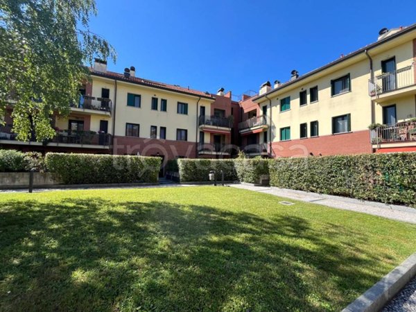 appartamento in vendita a Milano in zona Muggiano