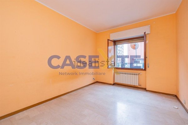appartamento in vendita a Milano in zona Baggio