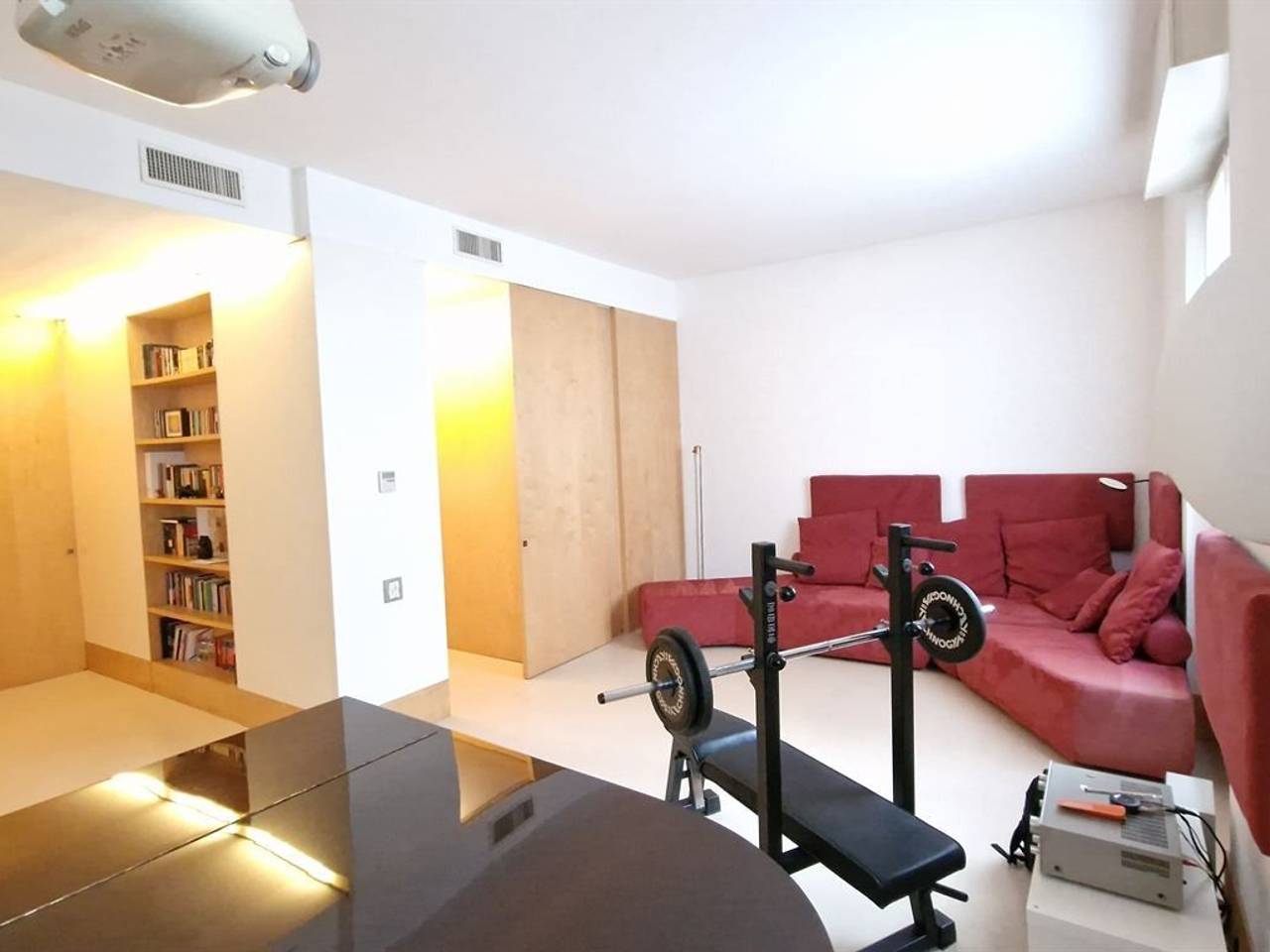 appartamento in vendita a Milano in zona Porta Genova