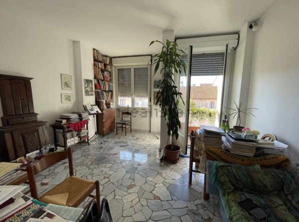 appartamento in vendita a Milano in zona Lorenteggio