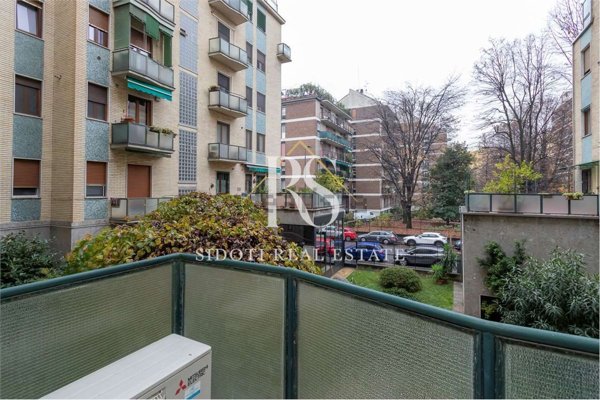 appartamento in vendita a Milano in zona XXII Marzo