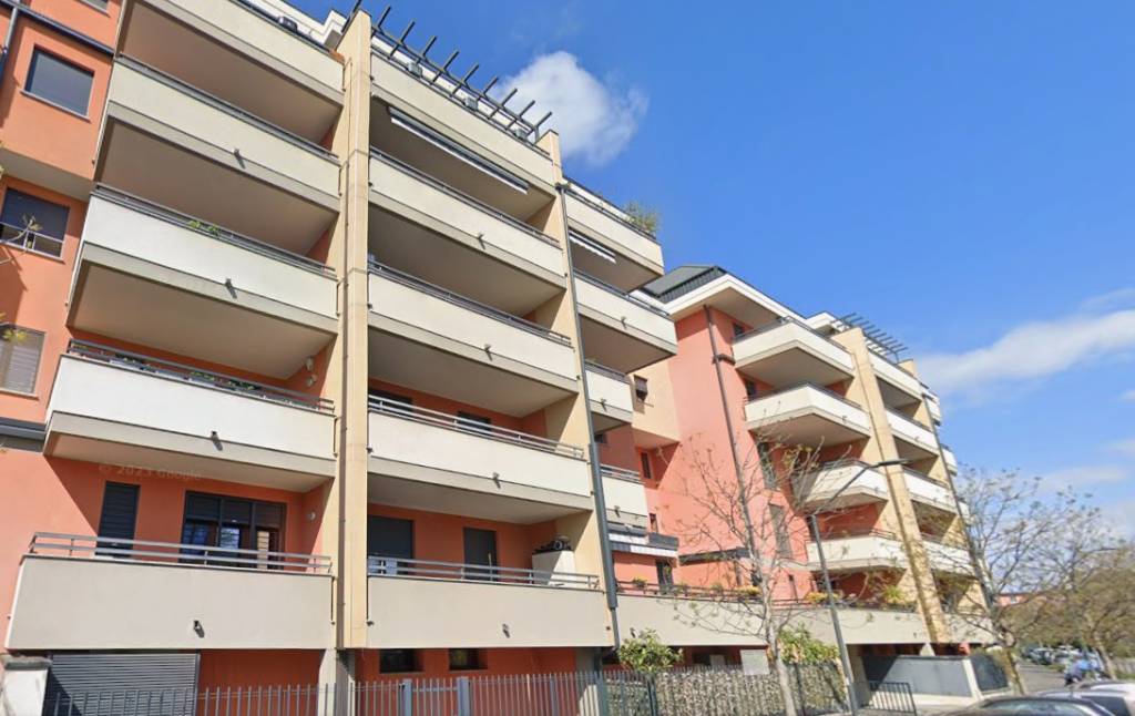 appartamento in vendita a Milano in zona Vigentino
