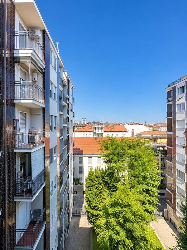 appartamento in vendita a Milano in zona Solari