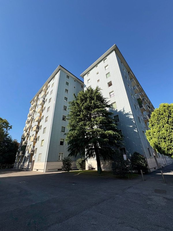 appartamento in vendita a Milano in zona Ronchetto sul Naviglio