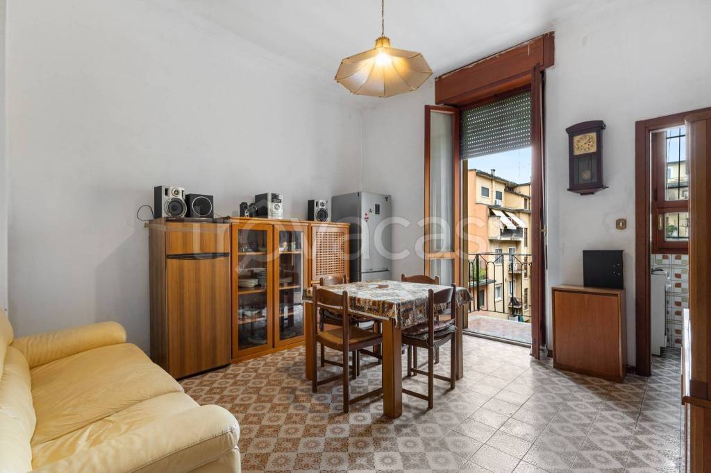 appartamento in vendita a Milano in zona Città Studi