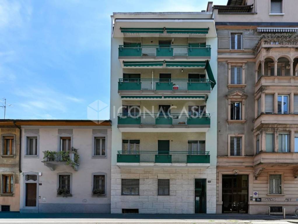 appartamento in vendita a Milano in zona Porta Vittoria