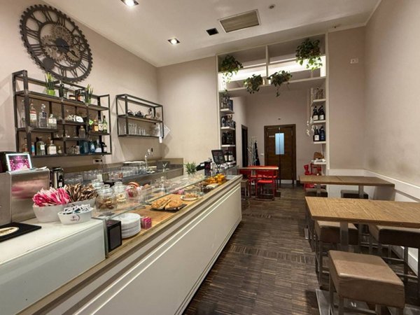 negozio in vendita a Milano in zona Porta Romana