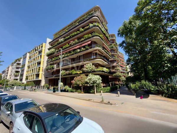 ufficio in vendita a Milano in zona Bocconi
