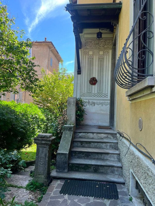 casa indipendente in vendita a Milano in zona Maggiolina