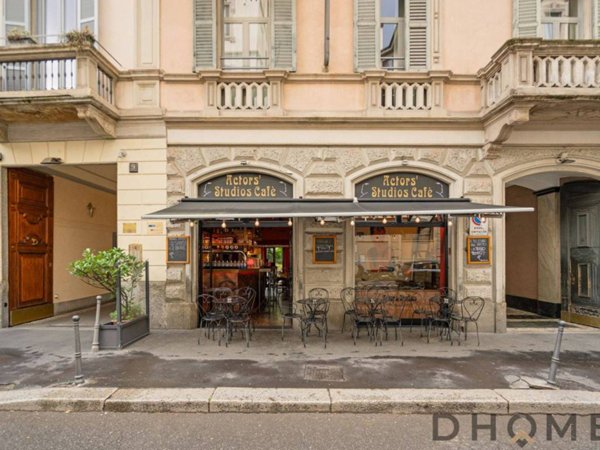 negozio in vendita a Milano in zona Sant'Ambrogio