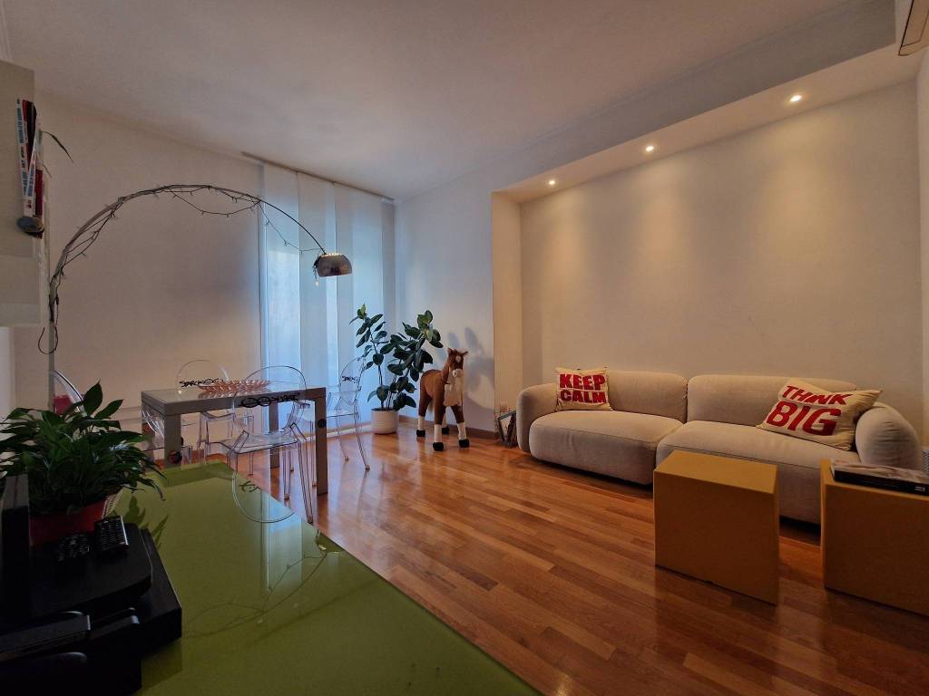 appartamento in vendita a Milano in zona Solari