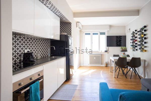 appartamento in vendita a Milano in zona Porta Genova