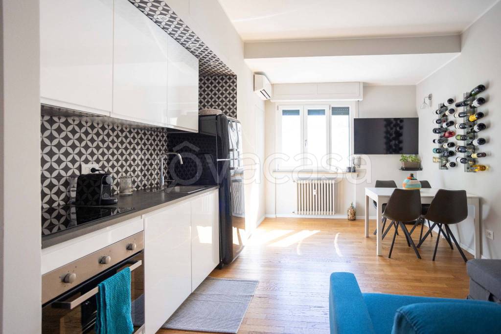 appartamento in vendita a Milano in zona Porta Genova