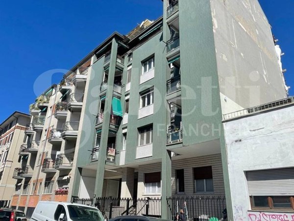 appartamento in vendita a Milano in zona Famagosta