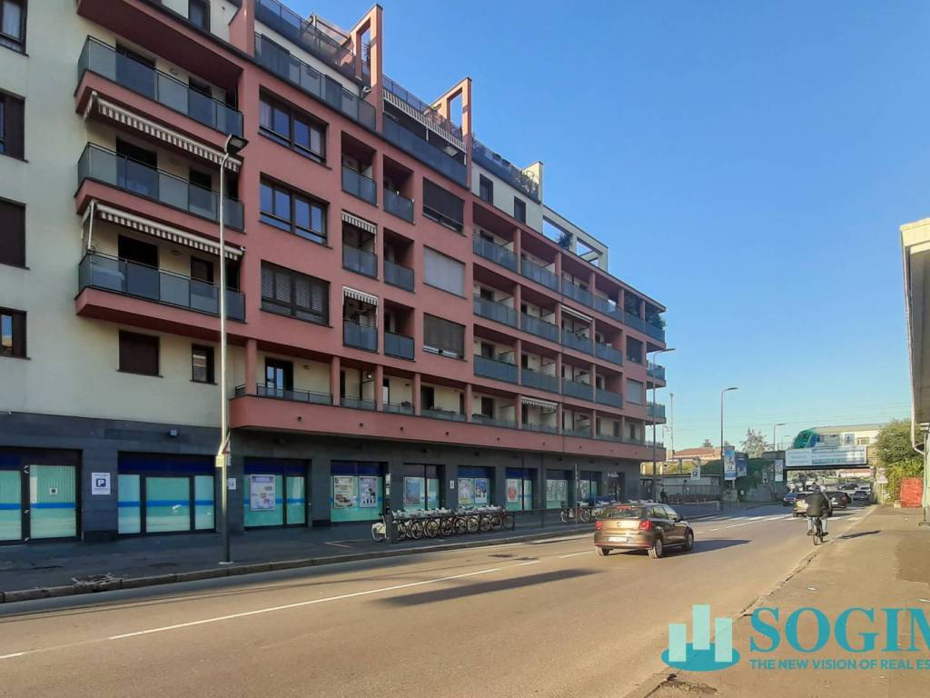 negozio in vendita a Milano in zona Bicocca