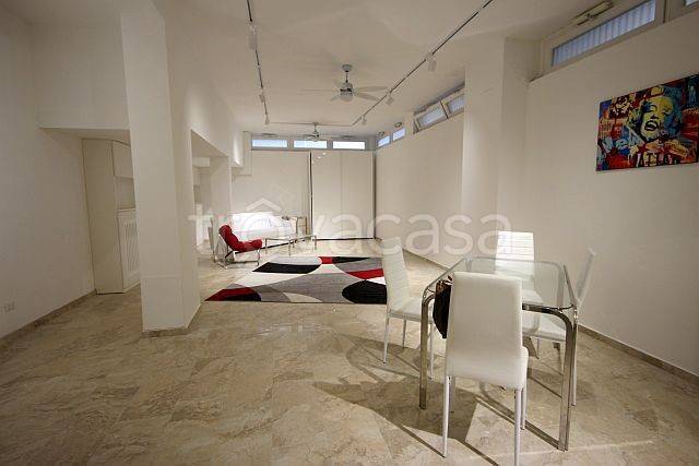 appartamento in vendita a Milano in zona Cadorna