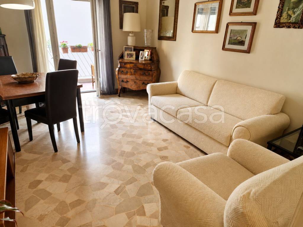appartamento in vendita a Milano in zona Piazzale Lodi
