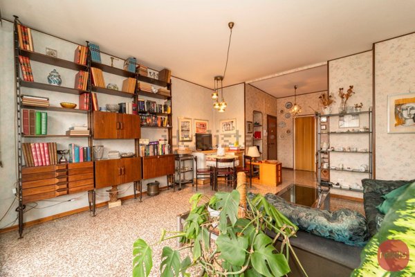 appartamento in vendita a Milano in zona Gallaratese