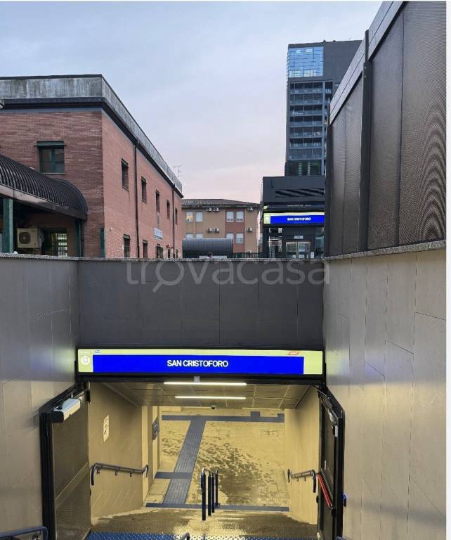 appartamento in vendita a Milano in zona Barona