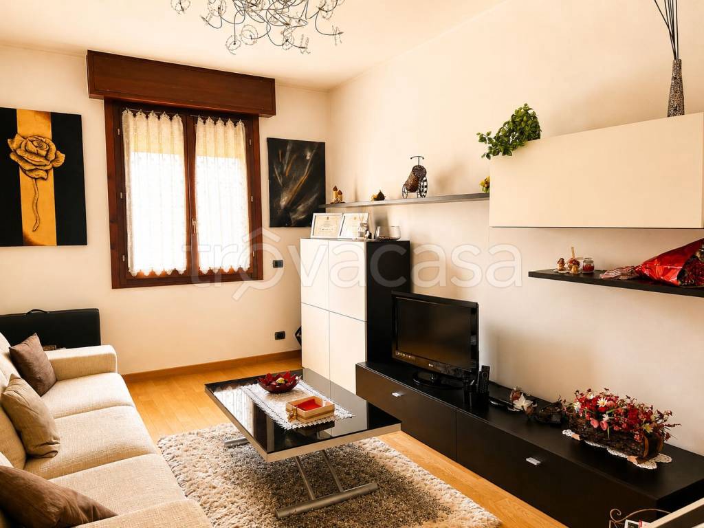 appartamento in vendita a Milano in zona Corvetto