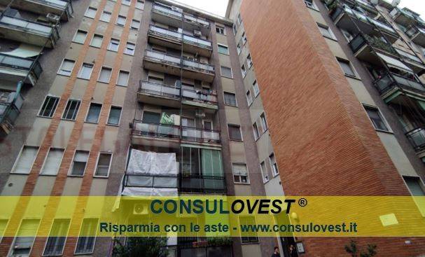 appartamento in vendita a Milano in zona Corvetto