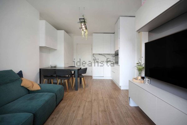 appartamento in vendita a Milano in zona Molino Dorino