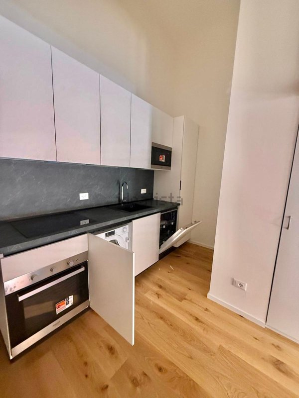 appartamento in vendita a Milano in zona Porta Magenta