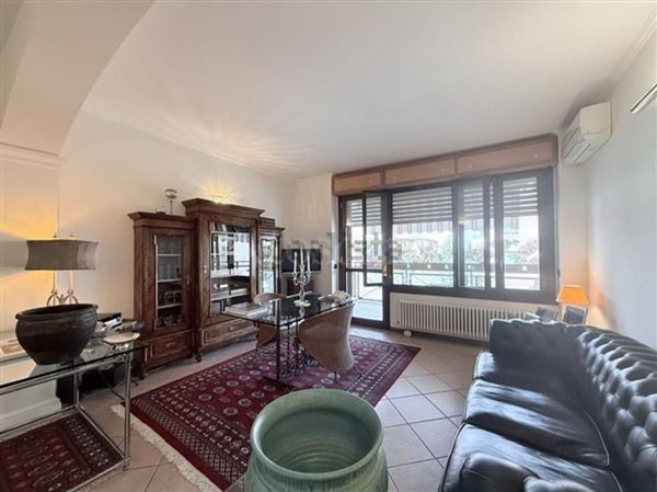 appartamento in vendita a Milano in zona Lorenteggio