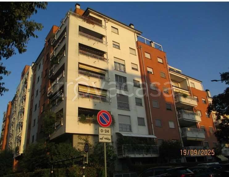 appartamento in vendita a Milano in zona Quarto Oggiaro