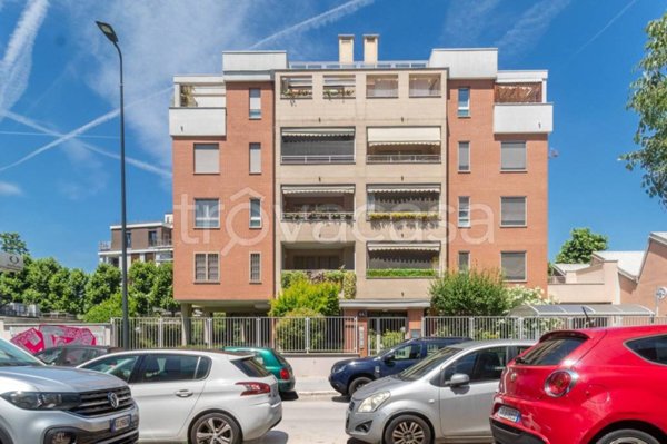 appartamento in vendita a Milano in zona Barona