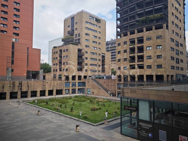 negozio in vendita a Milano in zona Bicocca