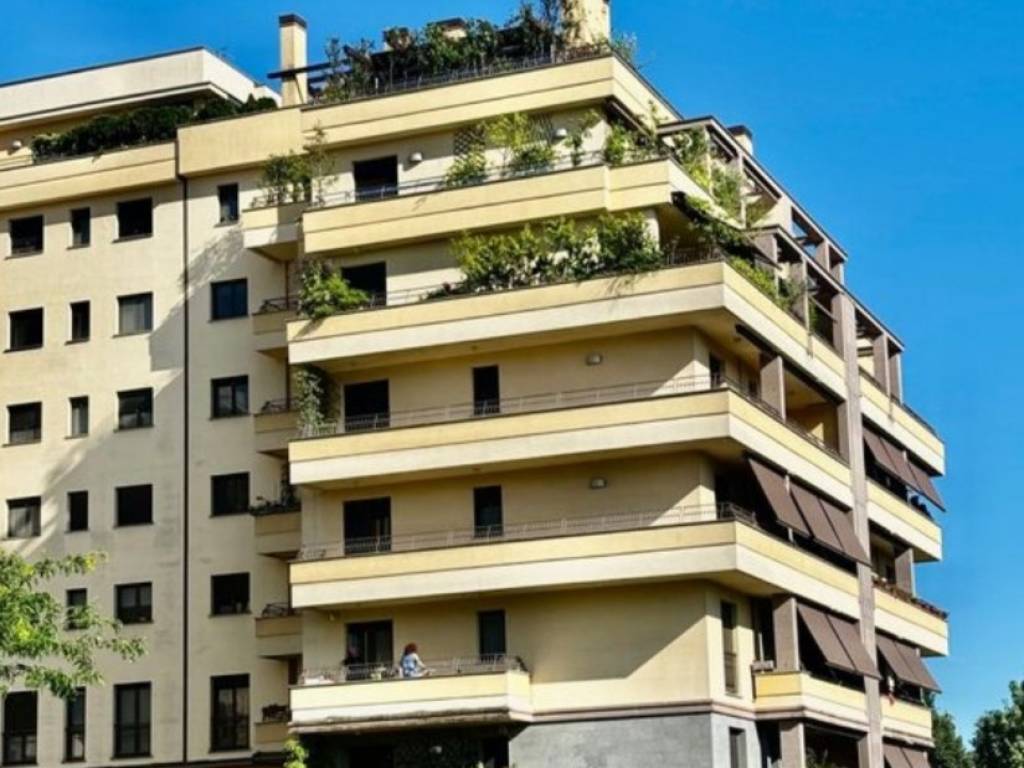 appartamento in vendita a Milano in zona Baggio