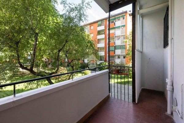 appartamento in vendita a Milano in zona Lorenteggio