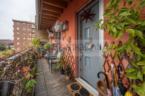 appartamento in vendita a Milano in zona Rottole
