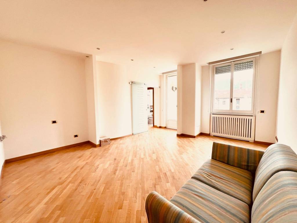 appartamento in vendita a Milano in zona Centro Direzionale