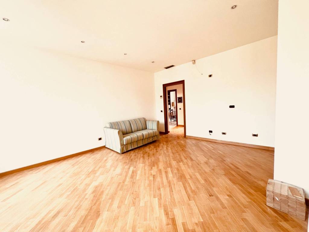 appartamento in vendita a Milano in zona Stazione Centrale