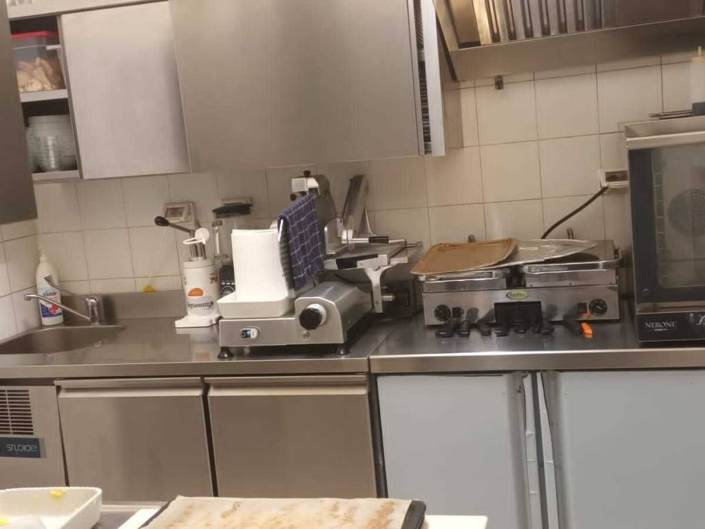 negozio in vendita a Milano in zona Chiesa Rossa