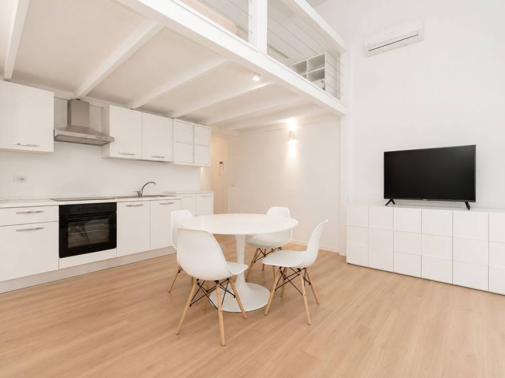 appartamento in vendita a Milano in zona Loreto