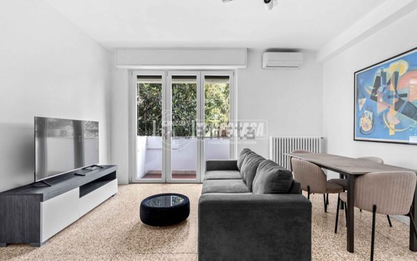 appartamento in vendita a Milano in zona Barona