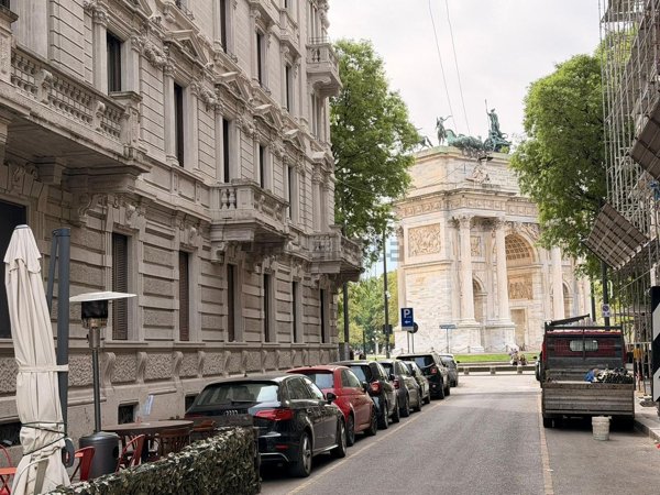 appartamento in vendita a Milano in zona Sempione