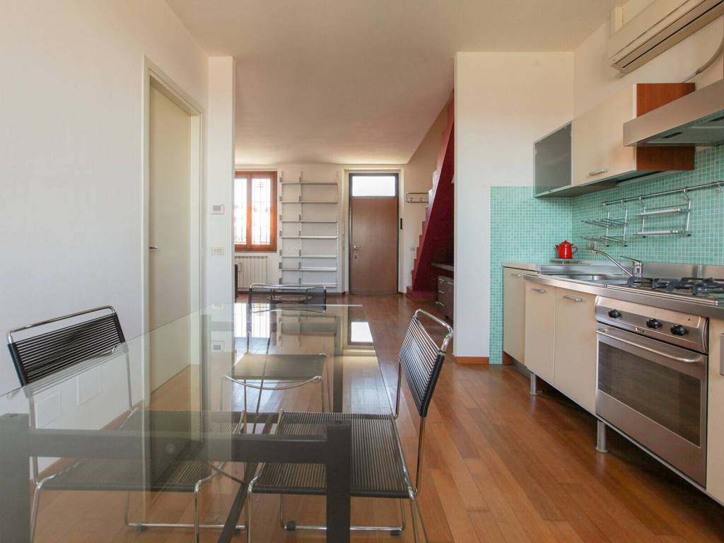 appartamento in vendita a Milano in zona Barona