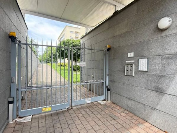 appartamento in vendita a Milano in zona Chiesa Rossa