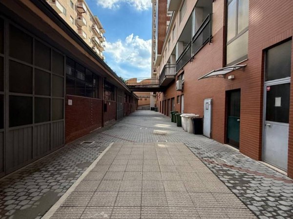 locale commerciale in vendita a Milano in zona Ghisolfa