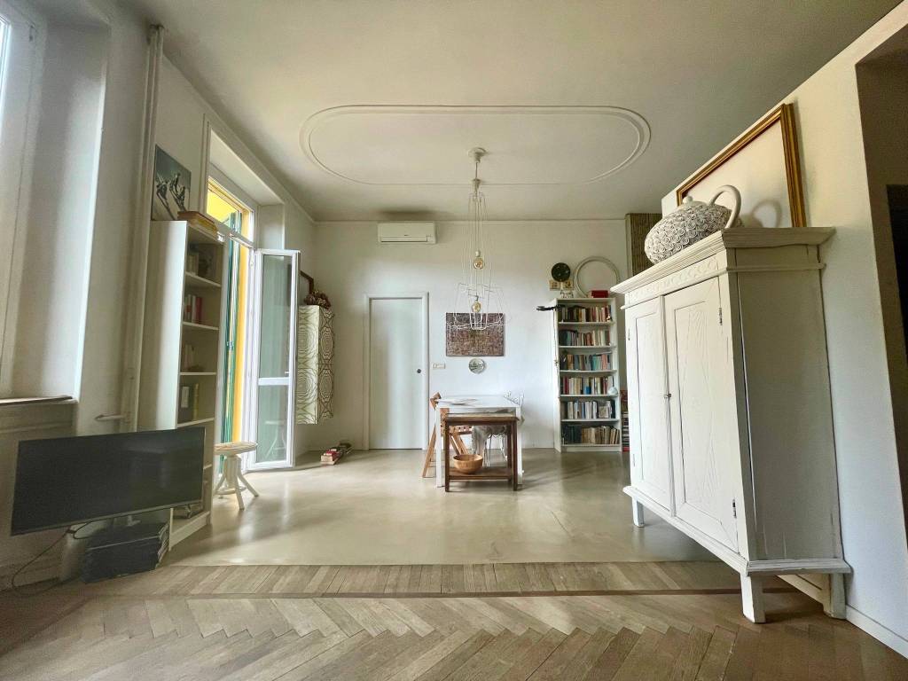 appartamento in vendita a Milano in zona Centro Direzionale