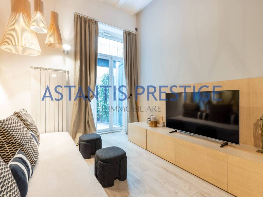 appartamento in vendita a Milano in zona Porta Nuova