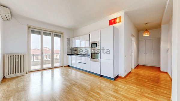 appartamento in vendita a Milano in zona Loreto