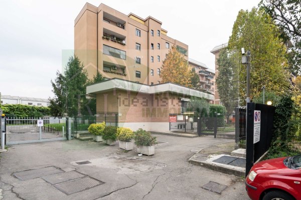 appartamento in vendita a Milano in zona Gorla