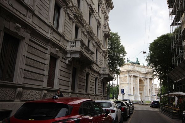 appartamento in vendita a Milano in zona Sempione