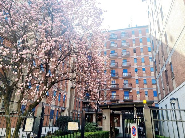 appartamento in vendita a Milano in zona Corvetto